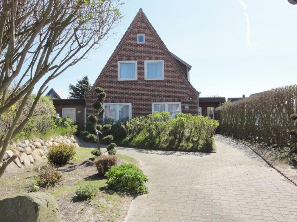 1 With Southeast Terrace, Luetje Gaadt * Westerland