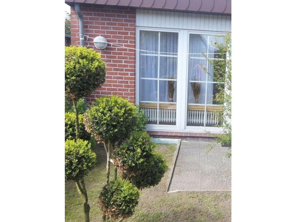 1 With Southeast Terrace, Luetje Gaadt