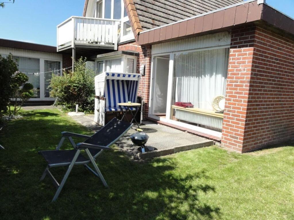 1 With Southeast Terrace, Luetje Gaadt *
